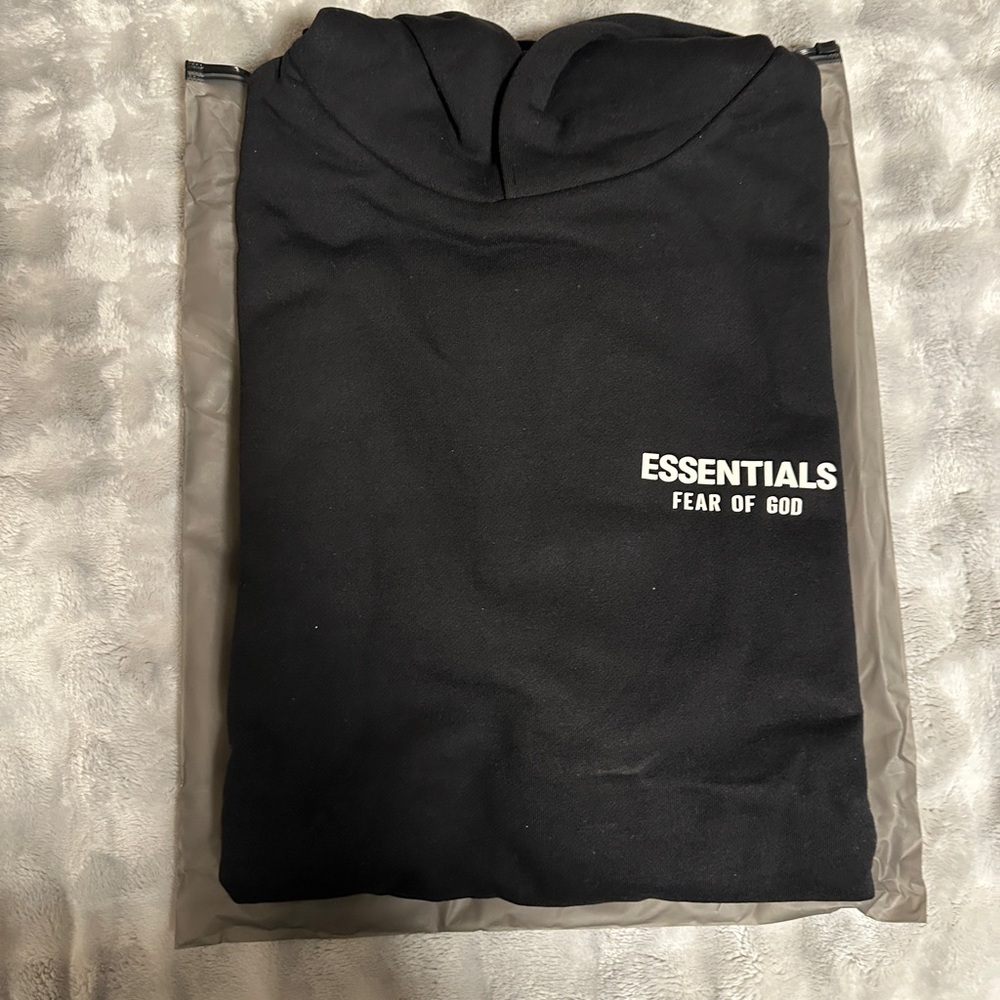 Fear of God Essentials Black Pullover Hoodie – Size XL – New With Tags – 2024 - Picture 3 of 7
